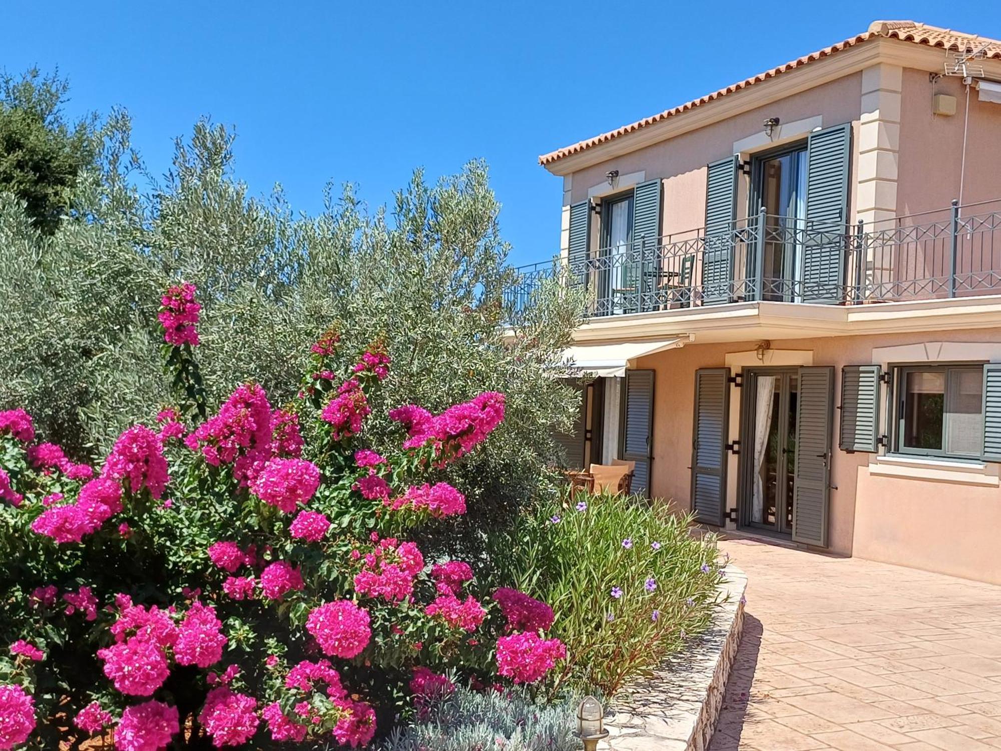 Korallis Villas Apartment Karavados