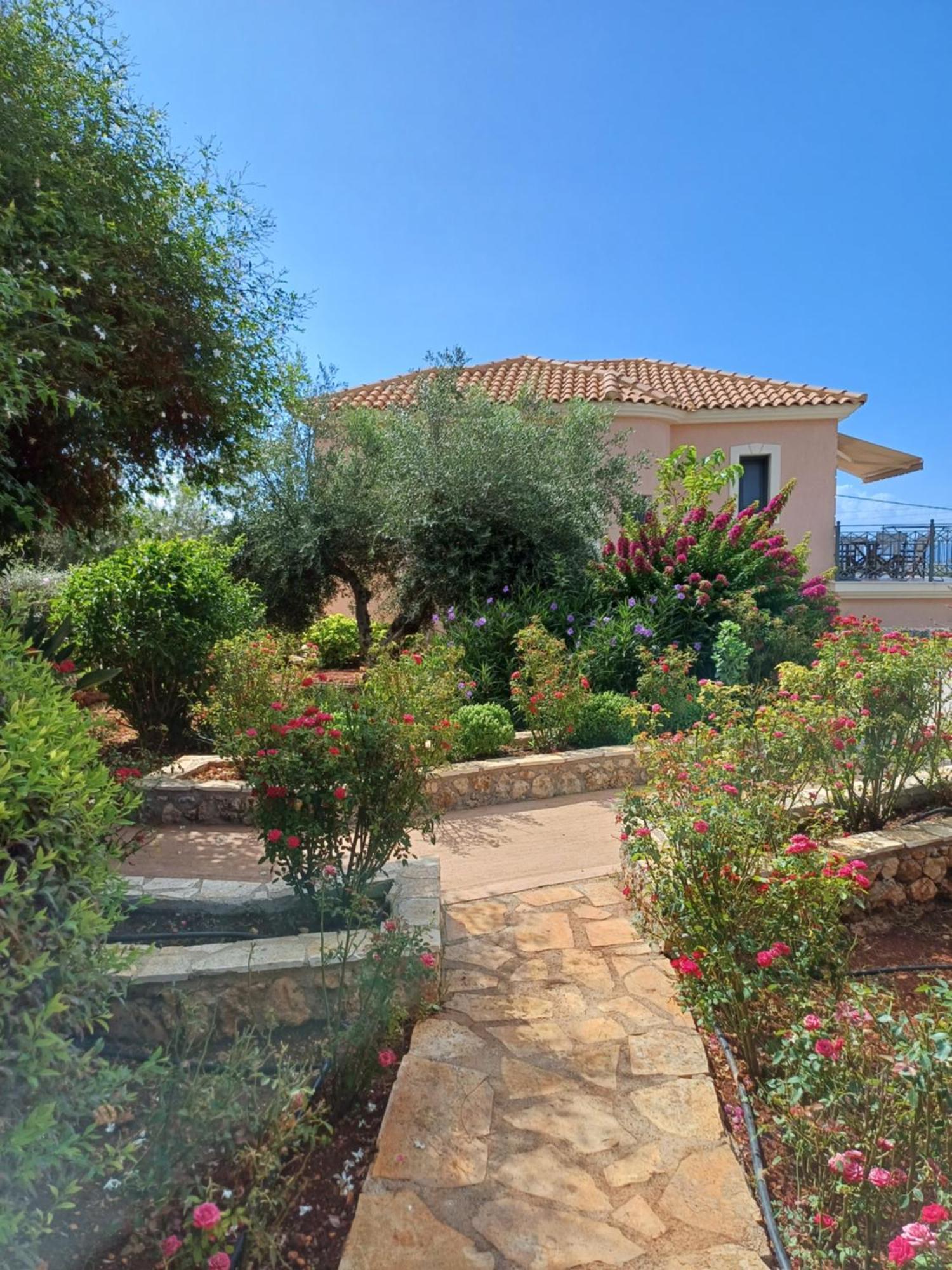 Korallis Villas * Karavados