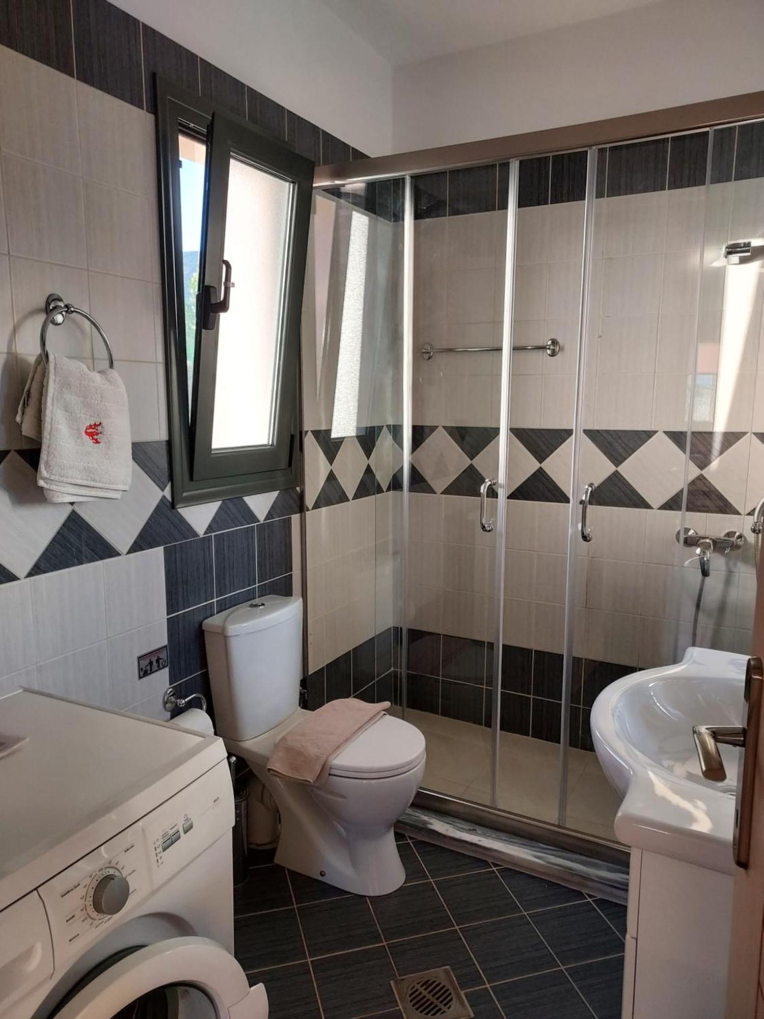 Korallis Villas Apartment Karavados