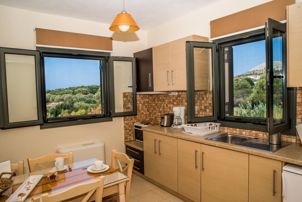 Korallis Villas Karavados