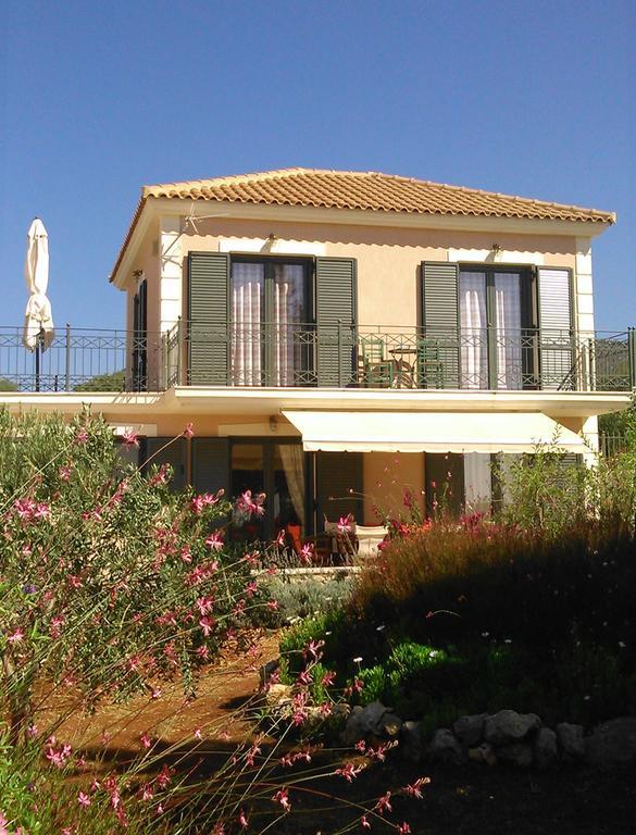 Korallis Villas * Karavados