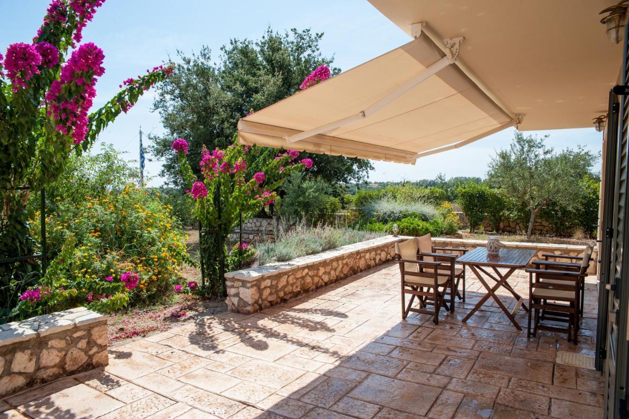 Korallis Villas * Karavados