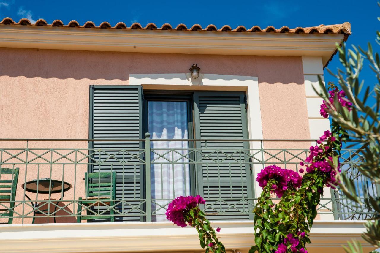 Korallis Villas Karavados