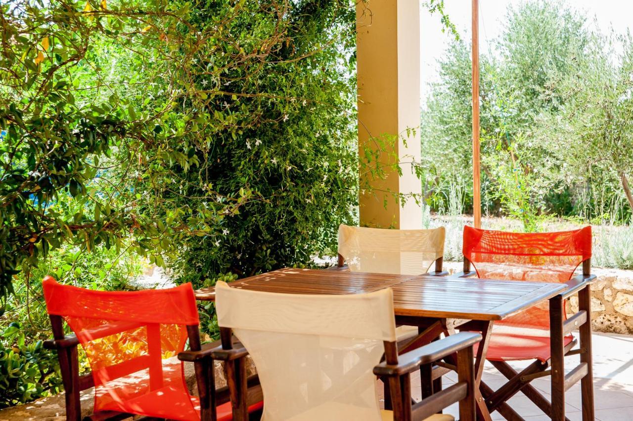 Korallis Villas Apartment Karavados
